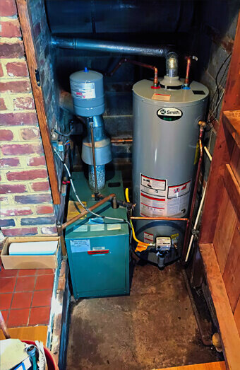 https://plumberkinross.com.au/uploads/2025/06/hot-water-189087.jpg