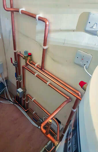 https://plumberkinross.com.au/uploads/2025/06/hot-water-301986.jpg