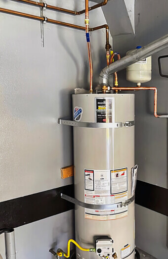 https://plumberkinross.com.au/uploads/2025/06/hot-water-755205.jpg